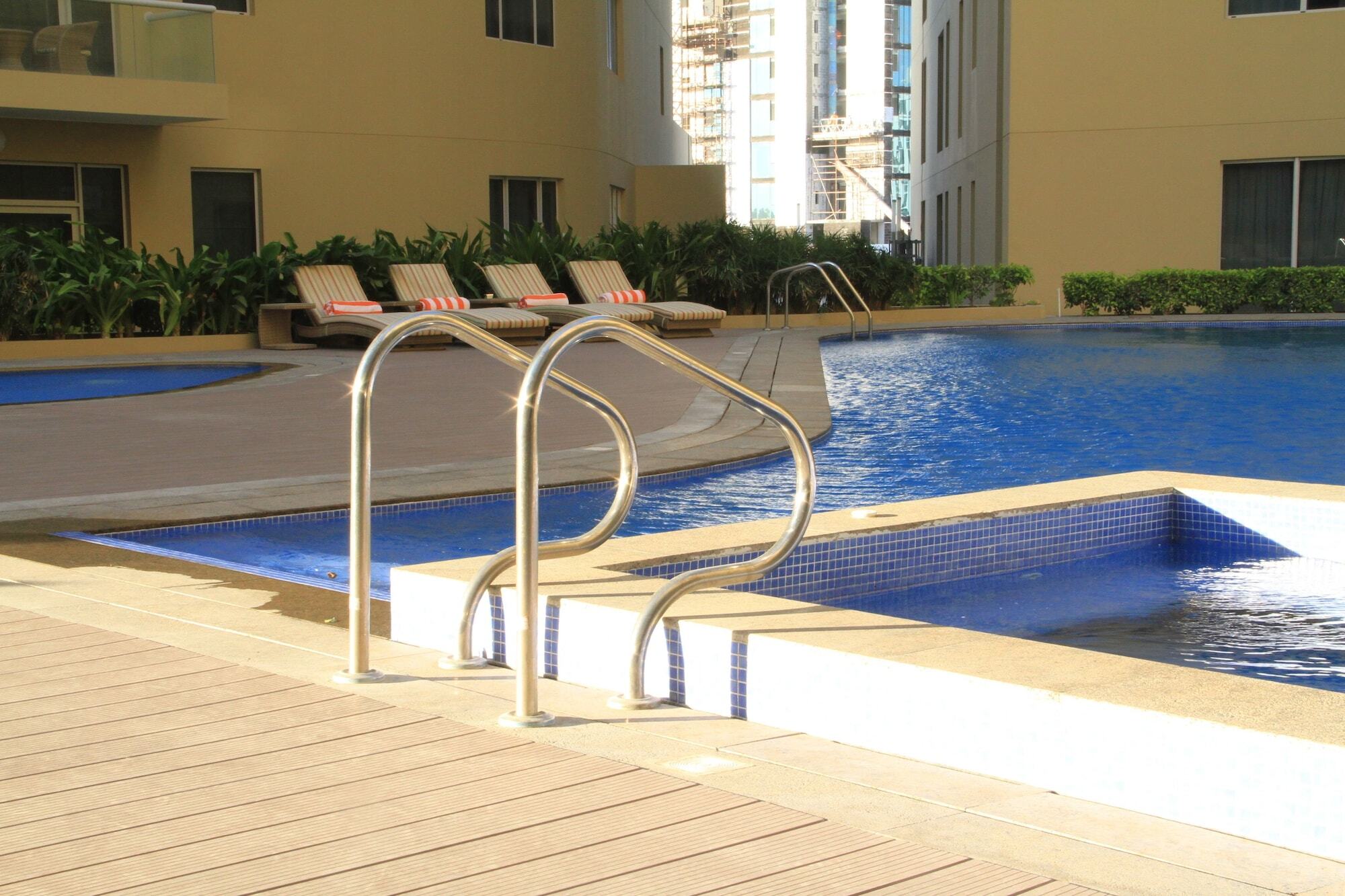 Gulf Suites Hotel Amwaj Manama Exterior foto